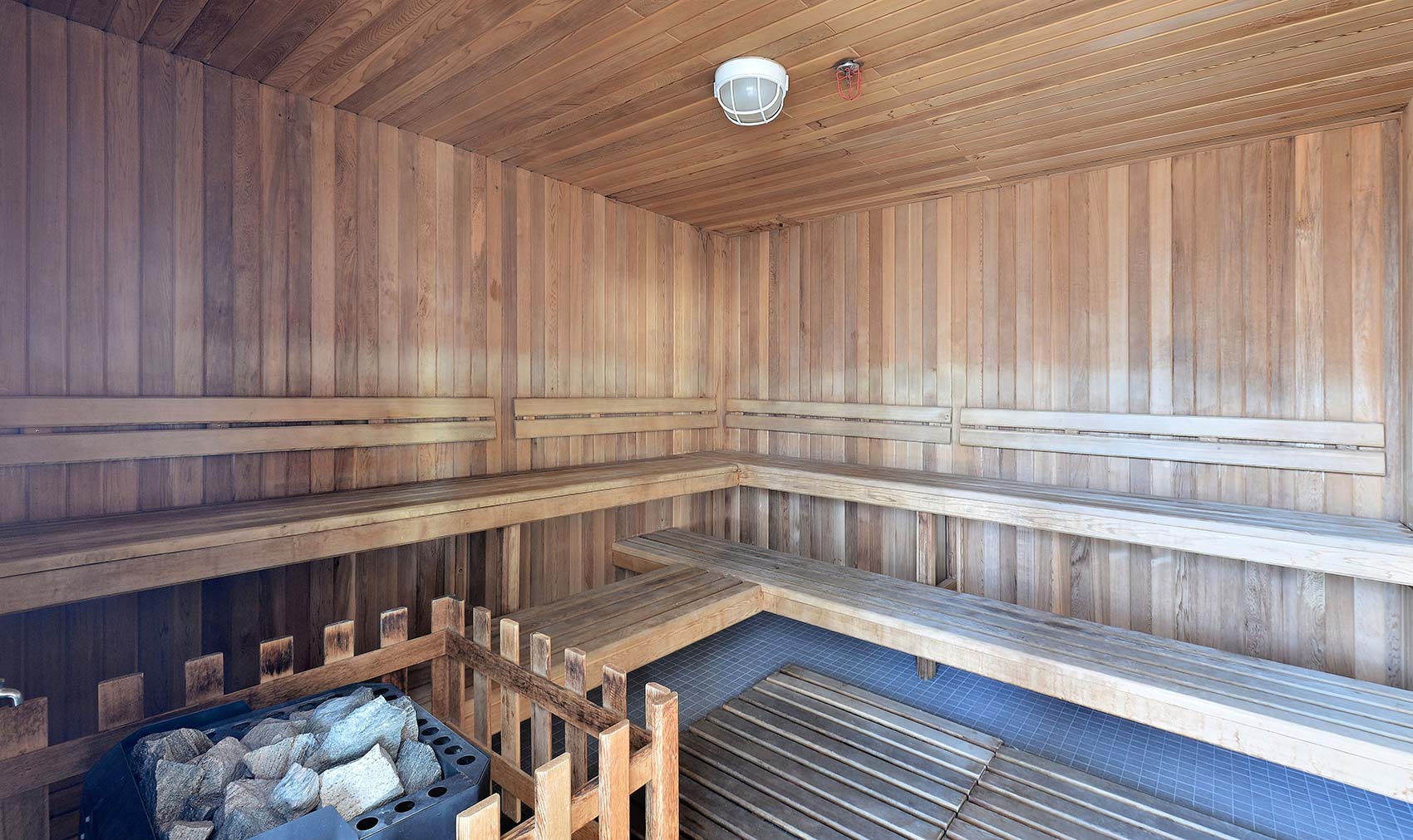 410 queens quay amenities